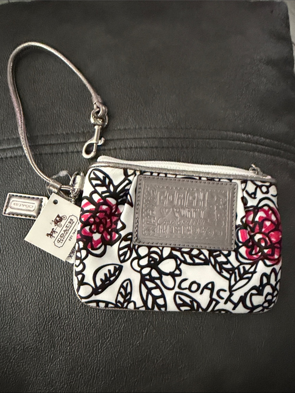 NWT Coach Floral Poppy Wristlet in White, Black & Pink - Picture 6 of 6